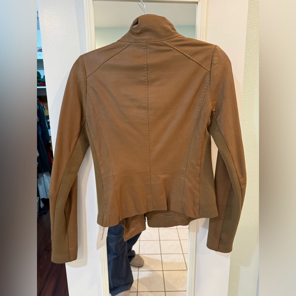 VINCE genuine soft caramel/light brown leather with side panels. SIZE XS. - Picture 2 of 7